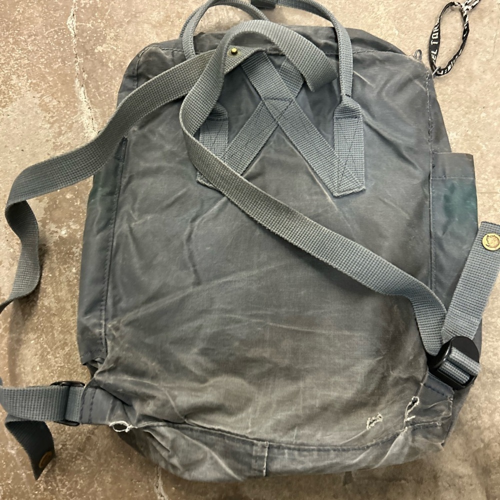 Fjallraven backpack very well loved - Picture 2 of 5